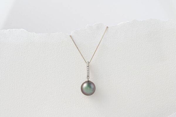 Pendentif perles de tahiti diamants et or blanc