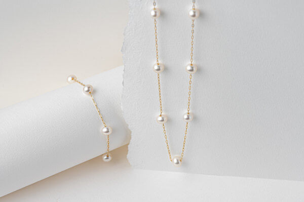 Parure en or jaune et perles de culture