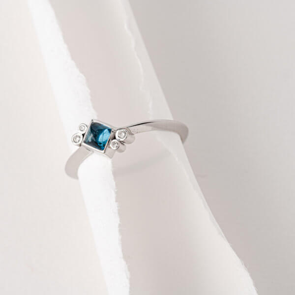 bague topaze suiffée or blanc et diamants Carlota